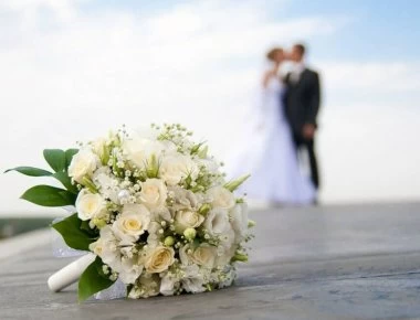 Γνωστή καλλονή από την Τουρκία παντρεύεται με Έλληνα επιχειρηματία